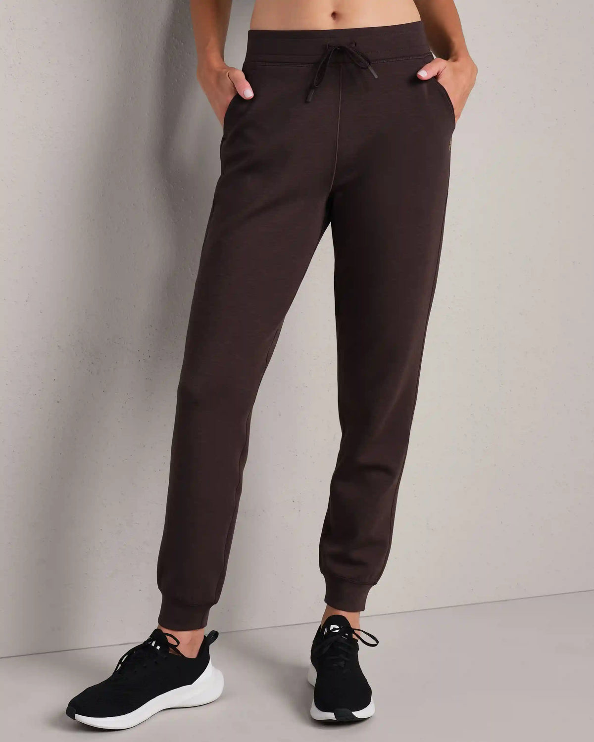 DreamGlow® Jogger -- Dark Espresso